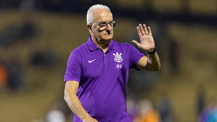 Dorival Júnior pode ganhar reforço no Corinthians para o duelo contra o Flamengo