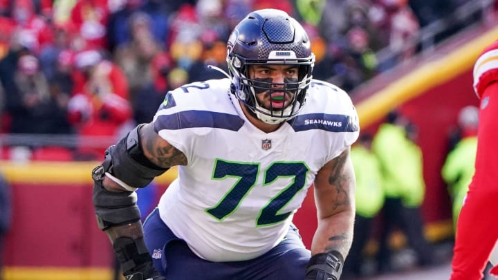 Dec 24, 2022; Kansas City, Missouri, USA; Seattle Seahawks offensive tackle Abraham Lucas (72) at the line of scrimmage against the Kansas City Chiefs during the game at GEHA Field at Arrowhead Stadium. Mandatory Credit: Denny Medley-USA TODAY Sports Dec 24, 2022; Kansas City, Missouri, USA; Seattle Seahawks offensive tackle Abraham Lucas (72) at the line of scrimmage against the Kansas City Chiefs during the game at GEHA Field at Arrowhead Stadium. Mandatory Credit: Denny Medley-USA TODAY Sports