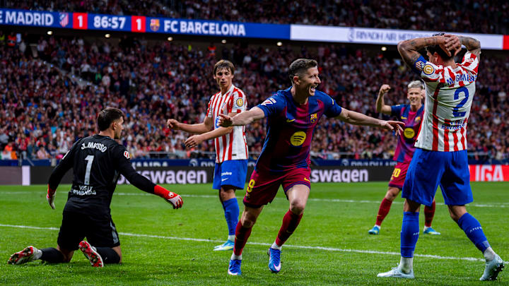 Pedindo passagem? Lewandowski saiu do banco contra o Atleti em LaLiga e marcou o gol da vitória