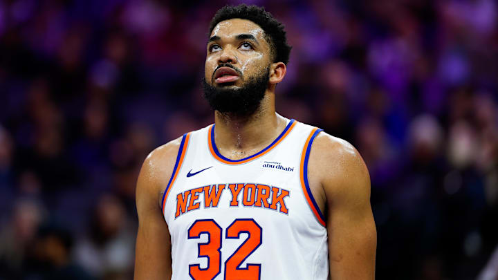 Jan 14, 2026; Sacramento, California, USA; New York Knicks center Karl-Anthony Towns (32) looks up during the third quarter against the Sacramento Kings at Golden 1 Center. Mandatory Credit: Sergio Estrada-Imagn Images Jan 14, 2026; Sacramento, California, USA; New York Knicks center Karl-Anthony Towns (32) looks up during the third quarter against the Sacramento Kings at Golden 1 Center. Mandatory Credit: Sergio Estrada-Imagn Images