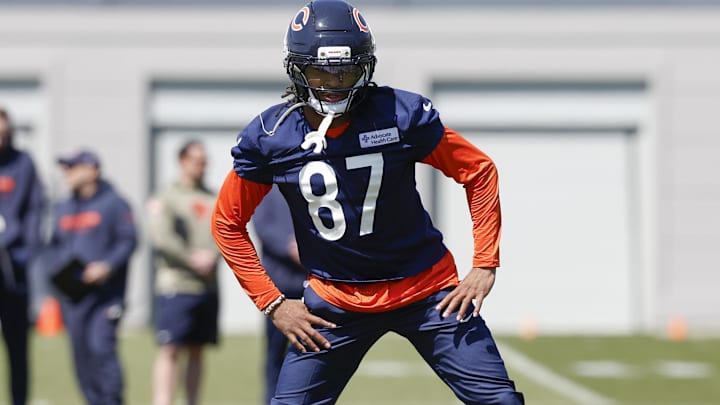 May 9, 2025; Lake Forest, IL, USA; Chicago Bears wide receiver Luther Burden III warms up during the Rookie Minicamp at Halas Hall. Mandatory Credit: Kamil Krzaczynski-Imagn Images May 9, 2025; Lake Forest, IL, USA; Chicago Bears wide receiver Luther Burden III warms up during the Rookie Minicamp at Halas Hall. Mandatory Credit: Kamil Krzaczynski-Imagn Images