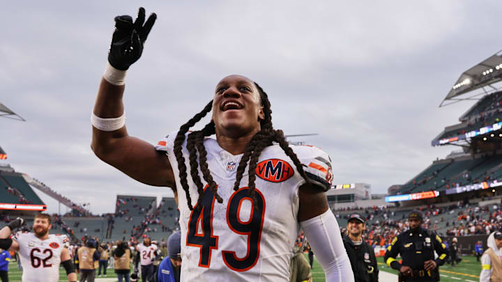 Nov 2, 2025; Cincinnati, Ohio, USA; Chicago Bears linebacker Tremaine Edmunds (49) acknowledges the crowd after defeating the Chicago Bears in the fourth quarter at Paycor Stadium. Mandatory Credit: Joseph Maiorana-Imagn Images