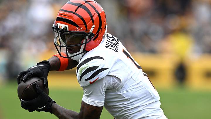 Sep 27, 2026; Pittsburgh, Pennsylvania, USA;  Cincinnati Bengals wide receiver Ja'Marr Chase (1) makes a catch during the third quarter against the Pittsburgh Steelers at Acrisure Stadium.  