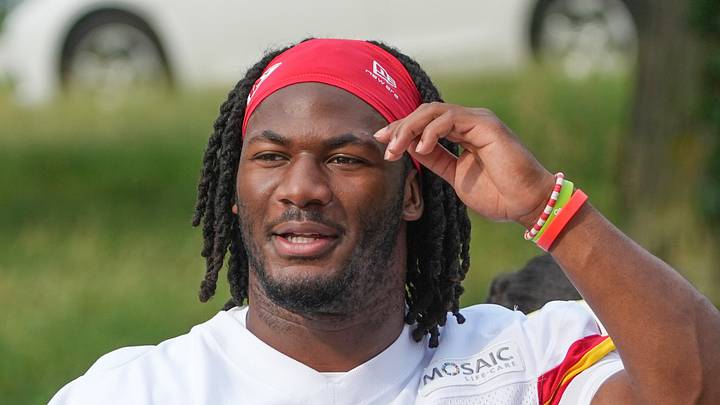 Kansas City Chiefs defensive end R. Mason Thomas (51) Kansas City Chiefs defensive end R. Mason Thomas (51)