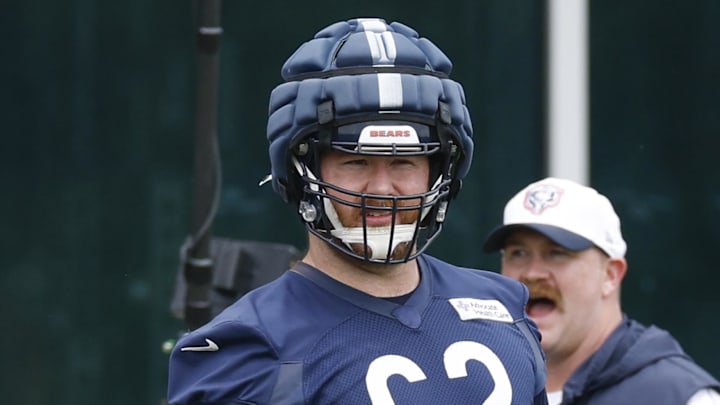 Chicago Bears guard Joe Thuney