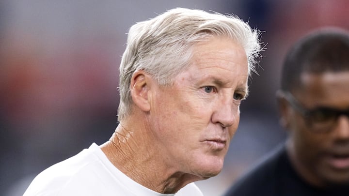 Aug 23, 2025; Glendale, Arizona, USA; Las Vegas Raiders head coach Pete Carroll against the Arizona Cardinals during a preseason NFL game at State Farm Stadium. Mandatory Credit: Mark J. Rebilas-Imagn Images Aug 23, 2025; Glendale, Arizona, USA; Las Vegas Raiders head coach Pete Carroll against the Arizona Cardinals during a preseason NFL game at State Farm Stadium. Mandatory Credit: Mark J. Rebilas-Imagn Images