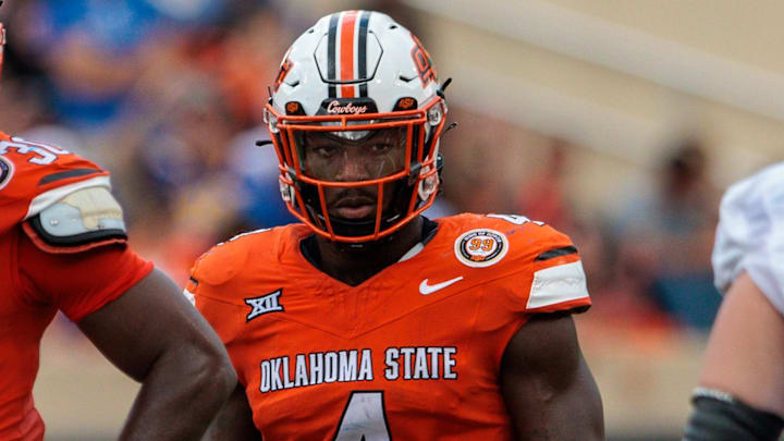 Oklahoma State Cowboys linebacker Nick Martin (4).