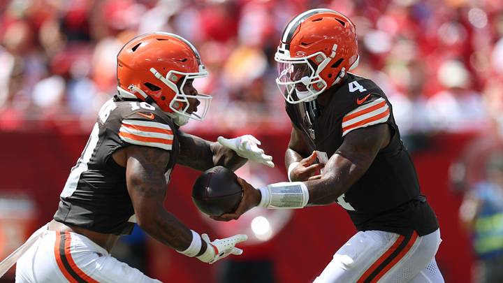 Cleveland Browns quarterback Deshaun Watson, right, and running back Quinshon Judkins