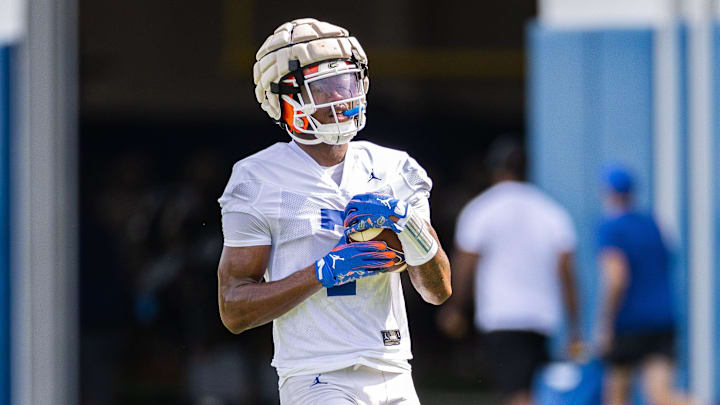 Florida Gators tight end Amir Jackson (7) runs with the ball during fall football practice at Heavener Football Complex at the University of Florida in Gainesville, FL on Wednesday, July 31, 2024. [Matt Pendleton/Gainesville Sun]