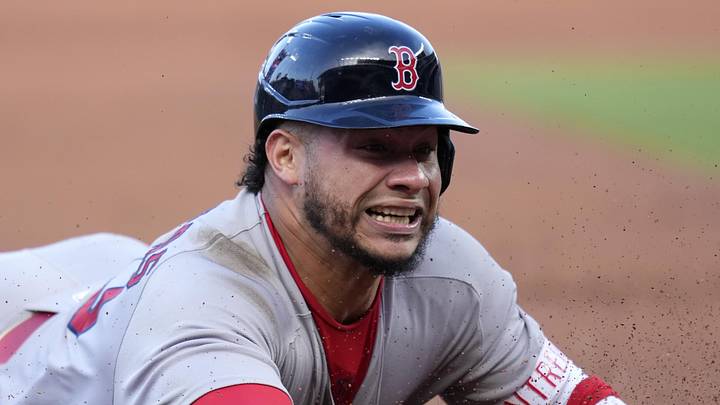 Boston Red Sox first baseman Willson Contreras (40).