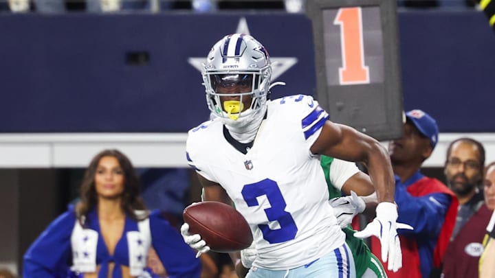 Dallas Cowboys wide receiver George Pickens catches a pass for a touchdown against the Philadelphia Eagles at AT&T Stadium Dallas Cowboys wide receiver George Pickens catches a pass for a touchdown against the Philadelphia Eagles at AT&T Stadium