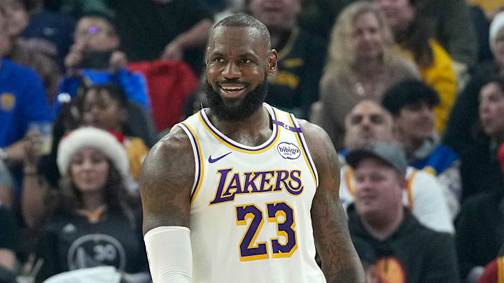 Los Angeles Lakers v Golden State Warriors Los Angeles Lakers v Golden State Warriors