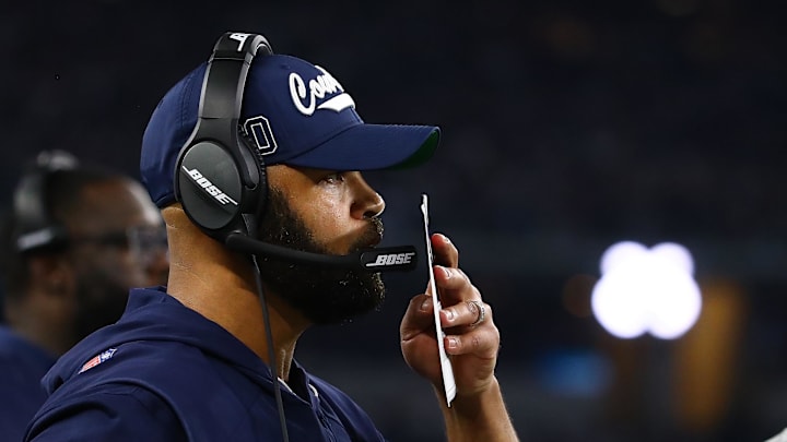 Oct 20, 2019; Arlington, TX, USA; Dallas Cowboys defensive backs coach Kris Richard on the sidelines in the fourth quarter against the Philadelphia Eagles at AT&T Stadium. Mandatory Credit: Matthew Emmons-Imagn Images Oct 20, 2019; Arlington, TX, USA; Dallas Cowboys defensive backs coach Kris Richard on the sidelines in the fourth quarter against the Philadelphia Eagles at AT&T Stadium. Mandatory Credit: Matthew Emmons-Imagn Images