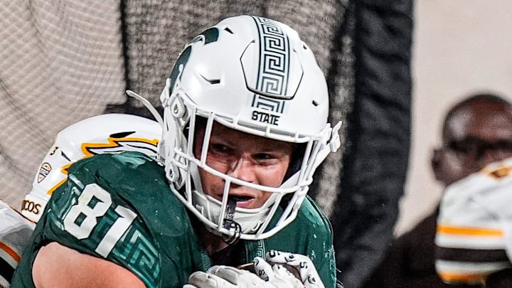 Michigan State tight end Michael Masunas (81) makes a catch for a first down against Michigan State during the second half at Spartan Stadium in East Lansing on Friday, August 29, 2025.
