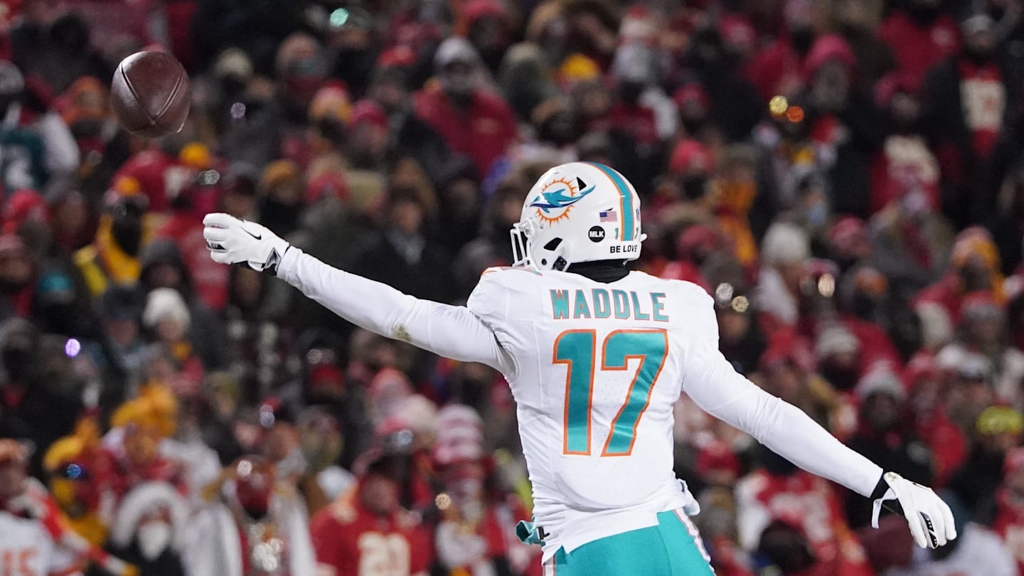 How Chiefs Can Capitalize on Jaylen Waddle Trade