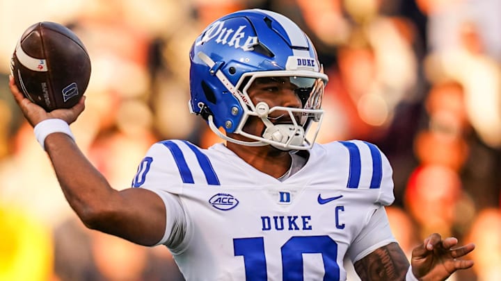 Nov 8, 2025; East Hartford, Connecticut, USA; Duke Blue Devils quarterback Darian Mensah (10) throws a pass against the UConn Huskies in the first quarter at Pratt & Whitney Stadium at Rentschler Field. Mandatory Credit: David Butler II-Imagn Images Nov 8, 2025; East Hartford, Connecticut, USA; Duke Blue Devils quarterback Darian Mensah (10) throws a pass against the UConn Huskies in the first quarter at Pratt & Whitney Stadium at Rentschler Field. Mandatory Credit: David Butler II-Imagn Images