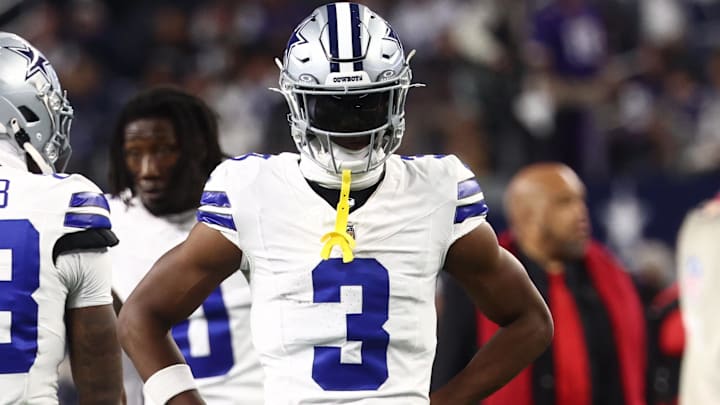 Dallas Cowboys wide receiver George Pickens warms up before a game against the Minnesota Vikings.