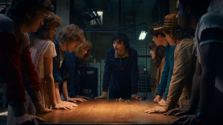 STRANGER THENGS: 5. SEZON STRANGER THENGS: 5. SEZON