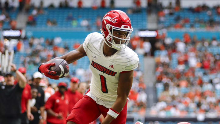 Nov 18, 2023; Miami Gardens, Florida, USA; Louisville Cardinals wide receiver Jamari Thrash (1) Nov 18, 2023; Miami Gardens, Florida, USA; Louisville Cardinals wide receiver Jamari Thrash (1)