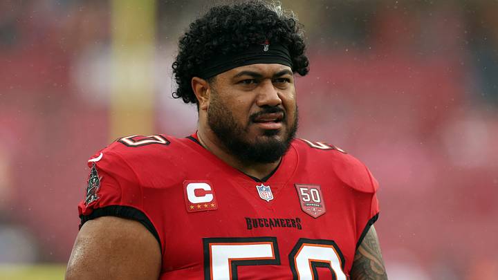 Tampa Bay Buccaneers defensive tackle Vita Vea (50) warms up 