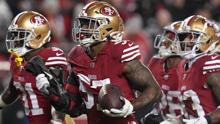  San Francisco 49ers linebacker Dre Greenlaw (57)