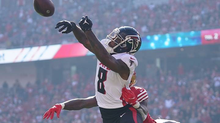 December 19, 2021; Santa Clara, California, USA; Atlanta Falcons tight end Kyle Pitts (8) misses a catch in the endzone on a fourth down against the San Francisco 49ers during the first quarter at Levi's Stadium. Mandatory Credit: Kyle Terada-USA TODAY Sports December 19, 2021; Santa Clara, California, USA; Atlanta Falcons tight end Kyle Pitts (8) misses a catch in the endzone on a fourth down against the San Francisco 49ers during the first quarter at Levi's Stadium. Mandatory Credit: Kyle Terada-USA TODAY Sports
