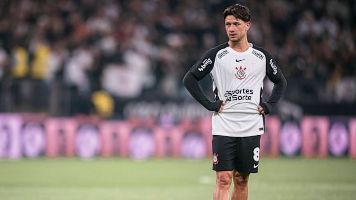 Rodrigo Garro vestia a 10, mas hoje é o 8 do Timão