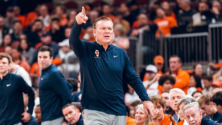 Illinois coach Brad Underwood delivers instructions from the sideline against Alabama last week at the United Center in Chicago.