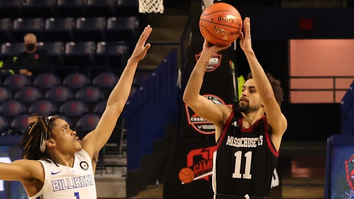 Massachusetts Minutemen guard Noah Fernandes (11) 