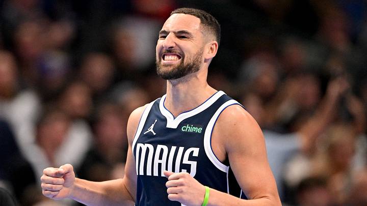 Nov 21, 2025; Dallas, Texas, USA; Dallas Mavericks guard Klay Thompson (31) reacts to missing a shot during the second quarter against the New Orleans Pelicans at the American Airlines Center. Mandatory Credit: Jerome Miron-Imagn Images