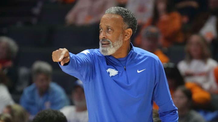Kentucky head coach Kenny Brooks during a game between the Lady Vols and Kentucky at Thompson-Boling Arena at Food City Center in Knoxville, Tenn., Jan. 22, 2026. Kentucky head coach Kenny Brooks during a game between the Lady Vols and Kentucky at Thompson-Boling Arena at Food City Center in Knoxville, Tenn., Jan. 22, 2026.