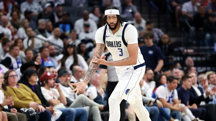 Anthony Davis llegó a los Mavericks en un cambio desde Lakers a inicios de febrero