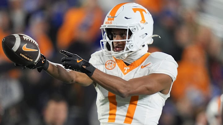 Tennessee wide receiver Chris Brazzell II signals a first down during a NCAA football game against Kentucky.