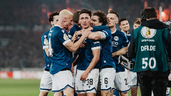 Marius Wörl im Zentrum des Bielefelder Jubels Marius Wörl im Zentrum des Bielefelder Jubels