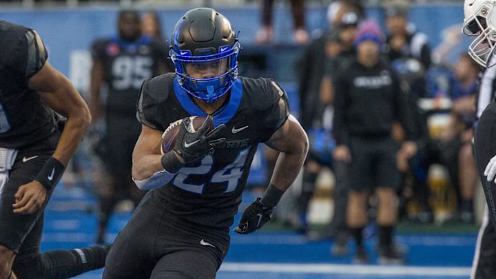 Boise State Broncos running back George Holani (24) 