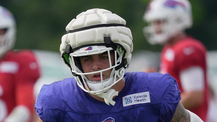 Bills Ben VanSumeren runs with the ball after making the catch at Buffalo Bills Training Camp at St. John Fisher University in Pittsford on Aug. 6, 2026.
