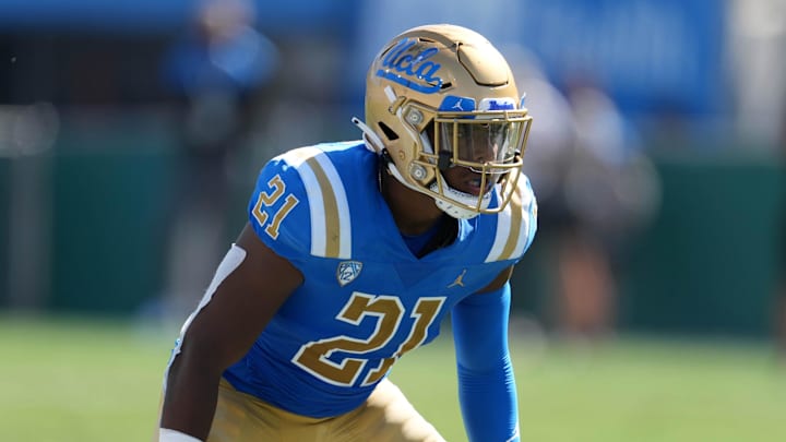 Aug 28, 2021; Pasadena, California, USA;  UCLA Bruins linebacker JonJon Vaughns (21) in the fourth quarter against the Hawaii Rainbow Warriors at Rose Bowl. Mandatory Credit: Kirby Lee-Imagn Images