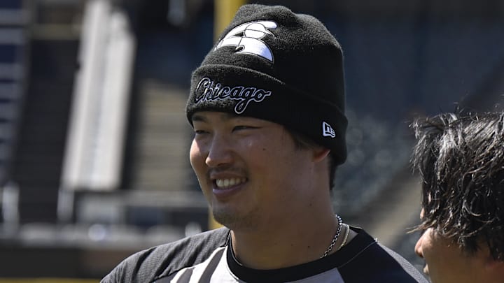 May 10, 2026; Chicago, Illinois, USA;  Chicago White Sox first baseman Munetaka Murakami (5) seeks with teammates during warmups before the game against the Seattle Mariners at Rate Field. Mandatory Credit: Matt Marton-Imagn Images