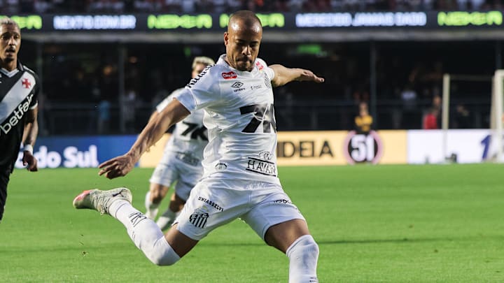 Mayke será poupado da partida deste domingo (5)