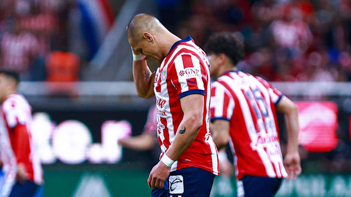 Javier Hernández podría abandonar el Rebaño