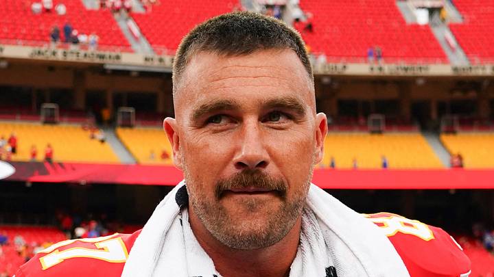 Kansas City Chiefs tight end Travis Kelce (87) Kansas City Chiefs tight end Travis Kelce (87)