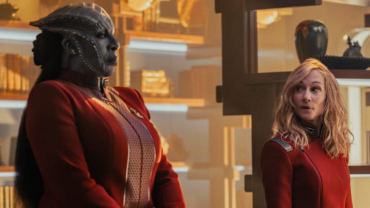 Gina Yashere as Lura and Holly Hunter as Nahla Ake in Star Trek: Starfleet Academy, episode 2, season 1, streaming on Paramount+, 2025. Photo Credit: Brooke Palmer/Paramount+.