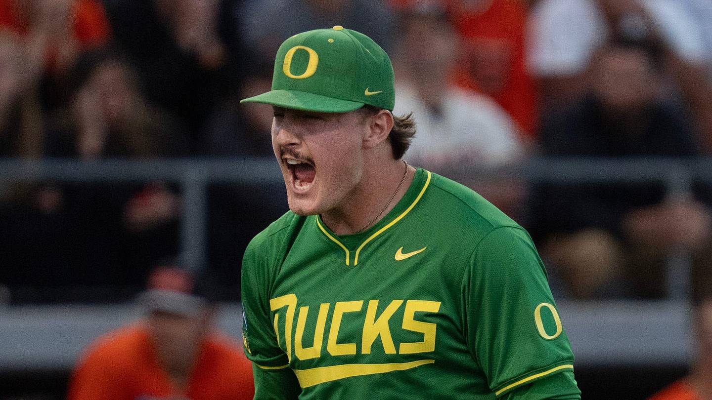 Oregon's Updated National Title Odds Before Facing Texas in Super Regional