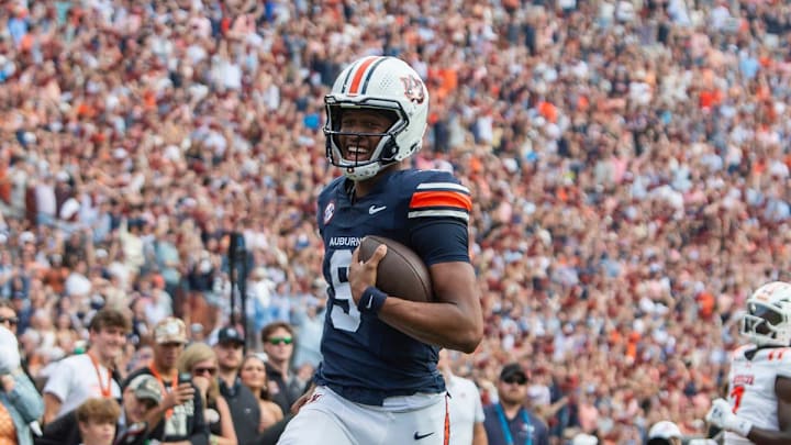 Auburn Tigers quarterback Deuce Knight could reach great heights with Alex Golesh as his head coach.