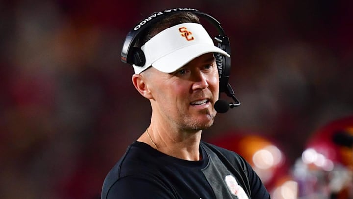 Sep 20, 2025; Los Angeles, California, USA; Southern California Trojans head coach Lincoln Riley speaks with the official during the second half at the Los Angeles Memorial Coliseum. Mandatory Credit: Gary A. Vasquez-Imagn Images Sep 20, 2025; Los Angeles, California, USA; Southern California Trojans head coach Lincoln Riley speaks with the official during the second half at the Los Angeles Memorial Coliseum. Mandatory Credit: Gary A. Vasquez-Imagn Images