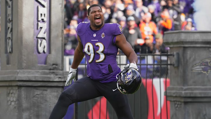 Calais Campbell is headed back to Baltimore.