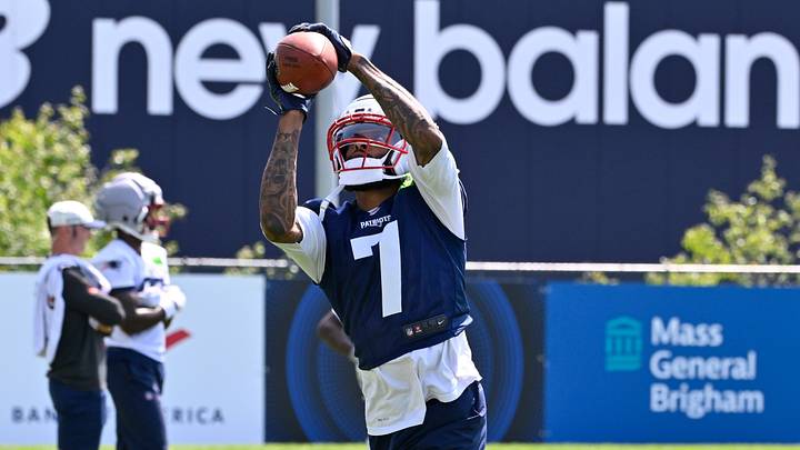 Jul 25, 2026; Foxborough, MA, USA; New England Patriots cornerback Carlton Davis III (7) makes a catch at training camp at Gillette Stadium. Mandatory Credit: Eric Canha-Imagn Images