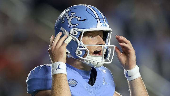 Oct 24, 2026; Chapel Hill, North Carolina, USA; North Carolina Tar Heels quarterback Billy Edwards Jr. (9) makes calls during the second quarter against Syracuse Orange at Kenan Stadium. Mandatory Credit: Cory Knowlton-Imagn Images Oct 24, 2026; Chapel Hill, North Carolina, USA; North Carolina Tar Heels quarterback Billy Edwards Jr. (9) makes calls during the second quarter against Syracuse Orange at Kenan Stadium. Mandatory Credit: Cory Knowlton-Imagn Images