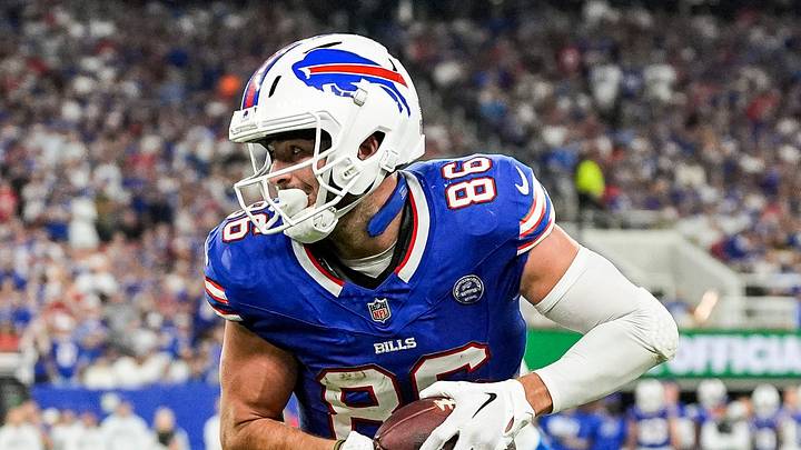 Buffalo Bills tight end Dalton Kincaid (86) makes a catch for a first down against Detroit Lions during the second half at Highmark Stadium in Orchard Park, NY, on Thursday, Sept. 17, 2026.
