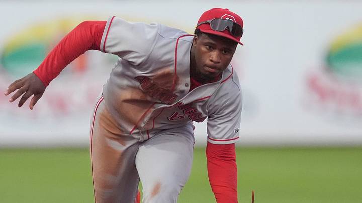 Chattanooga Lookouts infielder Cam Collier (6) fields the ball